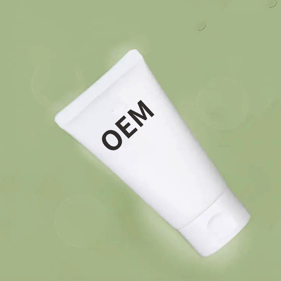Crema per la pulizia del viso per uomini e donne senza irritanti comuni
