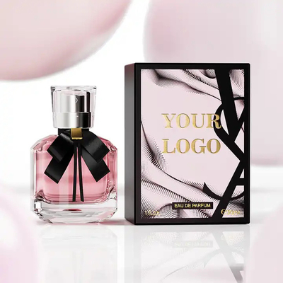 Famiglia di profumi freschi in spray per il corpo con olio di profumo di design