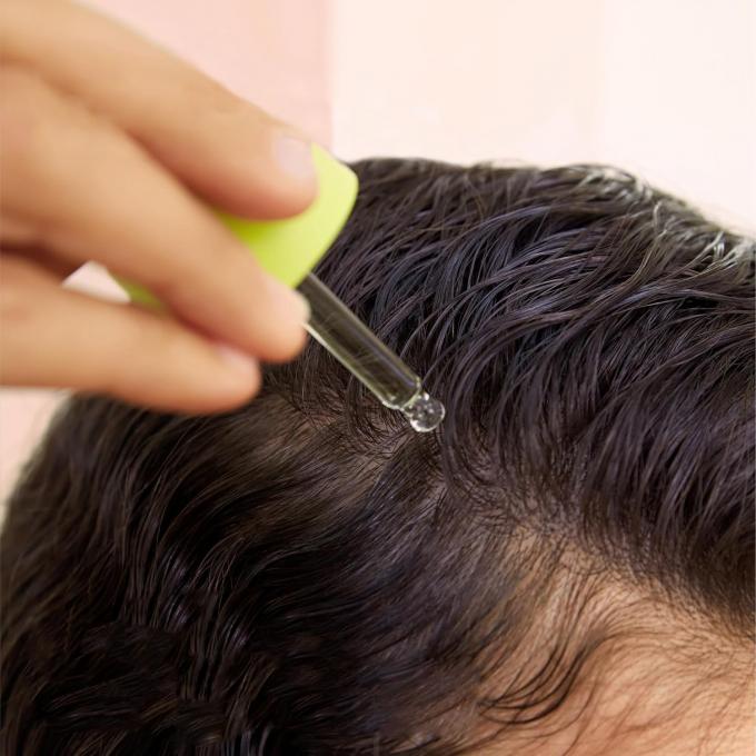 Siero anti-frizz a lucentezza libera da solfati per il controllo del frizz Riparazione e raddrizzamento dei danni 1