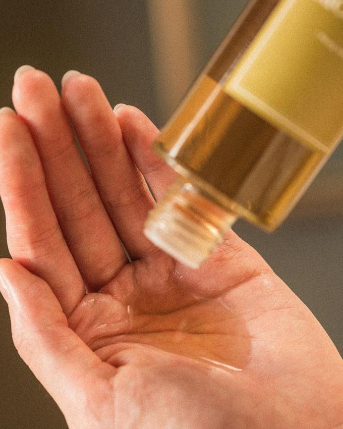Siero di estratto di moscerina maschile per lenire la pelle sensibile Riducendo il rossore e idratando 3