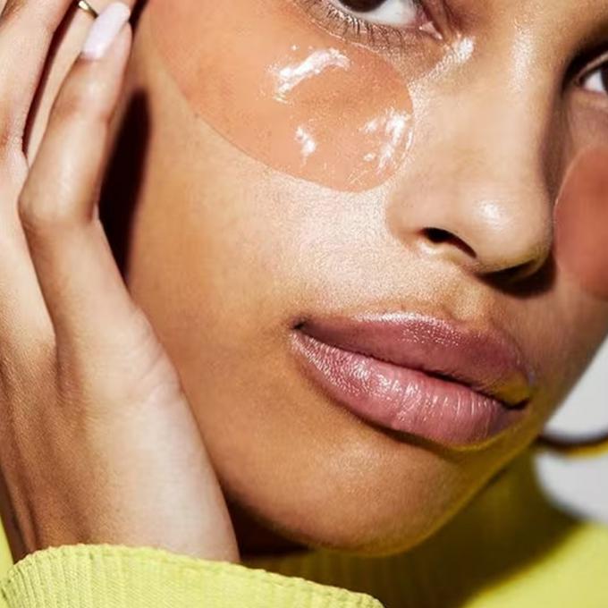 Maschera per gli occhi a base di idrogel a base di niacinamide per una pelle più luminosa e idratata 0
